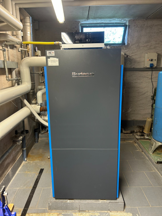 Caldaia a pavimento KB372 della Buderus