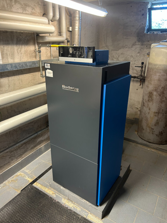 Caldaia a pavimento KB372 della Buderus