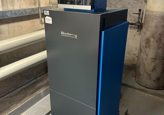 Bodenstehende Gastherme KB372 der Buderus